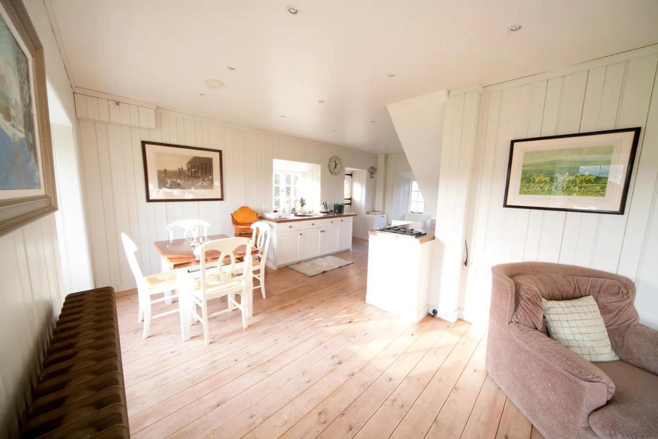 The Lodge: Adorable, Romantic Thatched Cottage Freshwater Luaran gambar