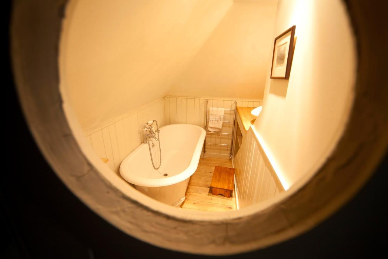 The Lodge: Adorable, Romantic Thatched Cottage Freshwater Luaran gambar